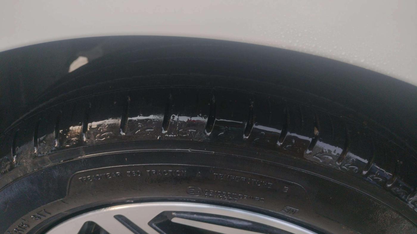 2024 Hyundai GRAND I10 NIOS ASTA AMT 1.2 KAPPA VTVT, Petrol, Automatic, 7,525 km, Left Front Tyre Tread