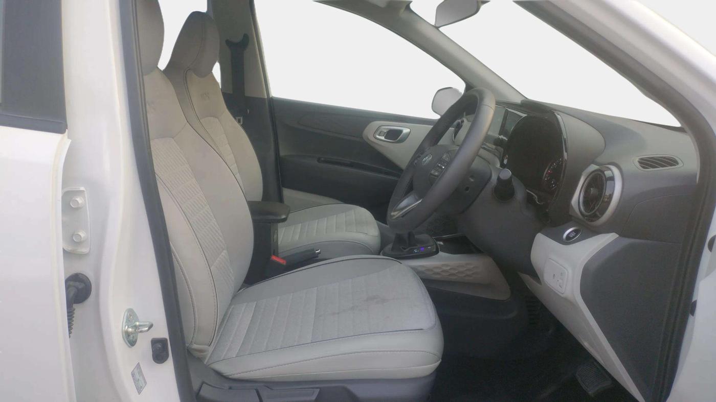 2024 Hyundai GRAND I10 NIOS ASTA AMT 1.2 KAPPA VTVT, Petrol, Automatic, 7,525 km, Right Side Front Door Cabin