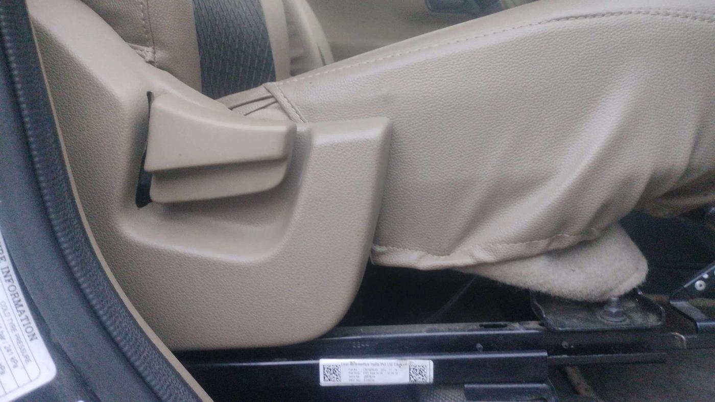 2022 Mahindra BOLERO NEO N 8, Diesel, Manual, 25,779 km, Driver Side Adjustment Panel