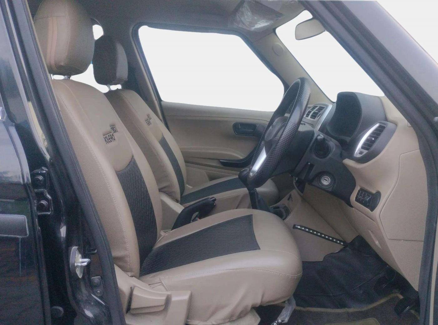 2022 Mahindra BOLERO NEO N 8, Diesel, Manual, 25,779 km, Right Side Front Door Cabin
