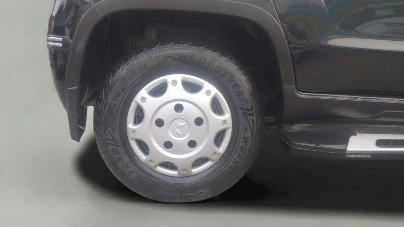 2022 Mahindra BOLERO NEO N 8, Diesel, Manual, 25,779 km, Right Rear Wheel