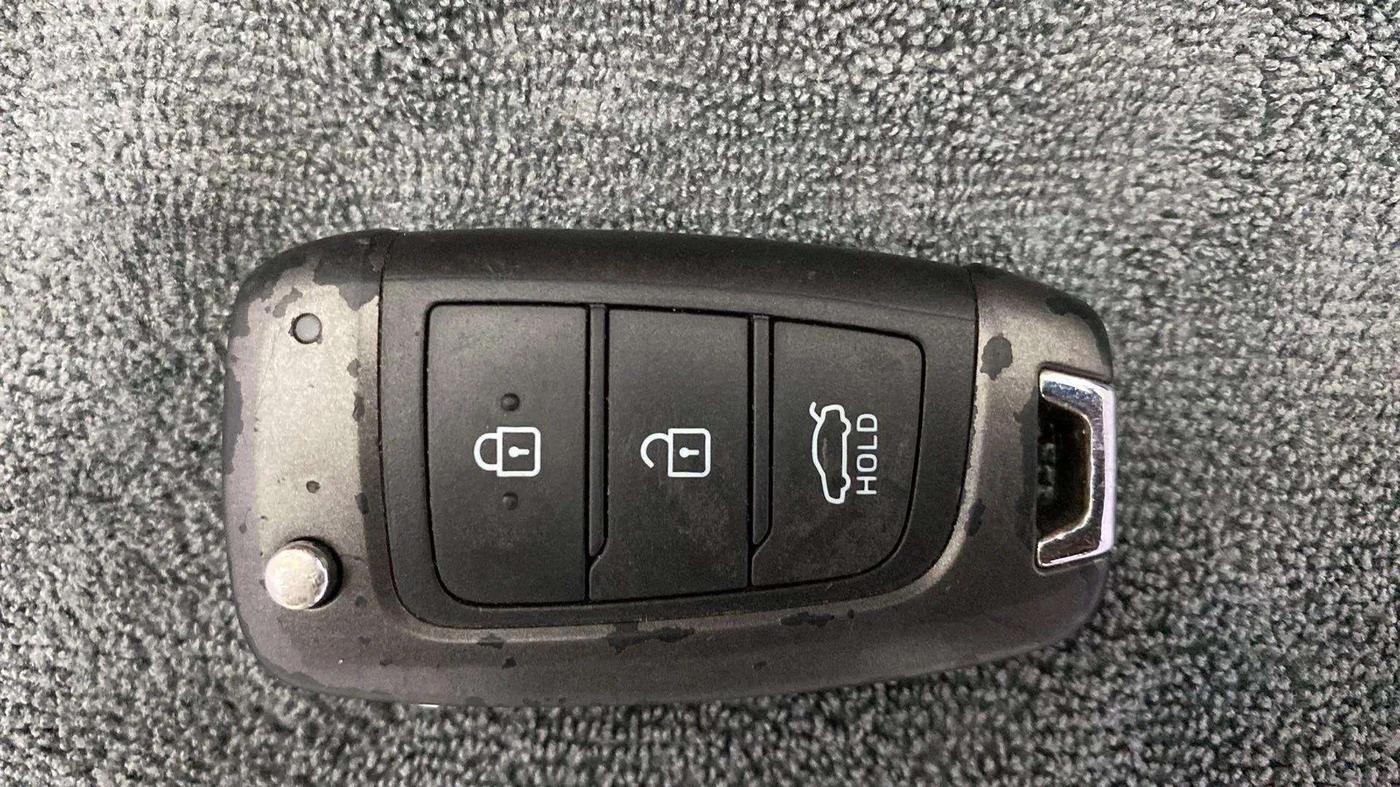 2018 Hyundai Verna 1.4 EX PETROL, Petrol, Manual, 95,110 km, Key Close Up