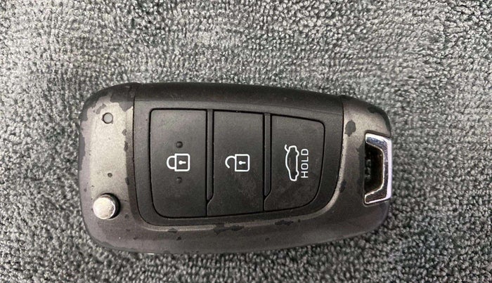 2018 Hyundai Verna 1.4 EX PETROL, Petrol, Manual, 95,110 km, Key Close Up