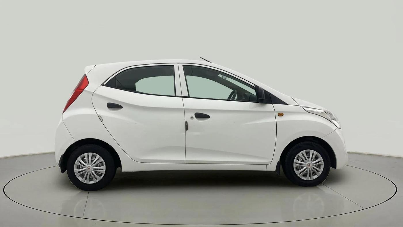 2015 Hyundai Eon ERA +, Petrol, Manual, 70,105 km, Right Side View