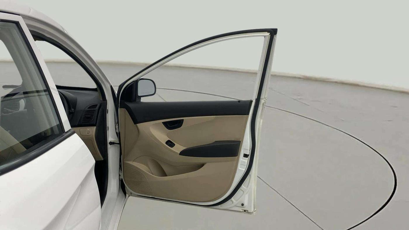 2015 Hyundai Eon ERA +, Petrol, Manual, 70,105 km, RHS Front Door