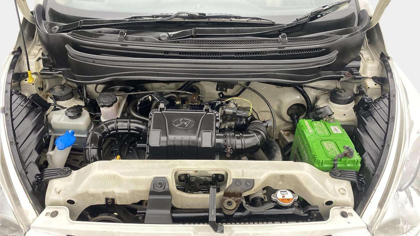 2015 Hyundai Eon ERA +, Petrol, Manual, 70,105 km, Engine View