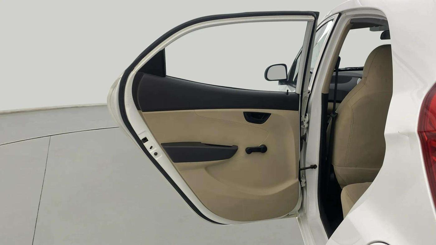 2015 Hyundai Eon ERA +, Petrol, Manual, 70,105 km, LHS Rear Door