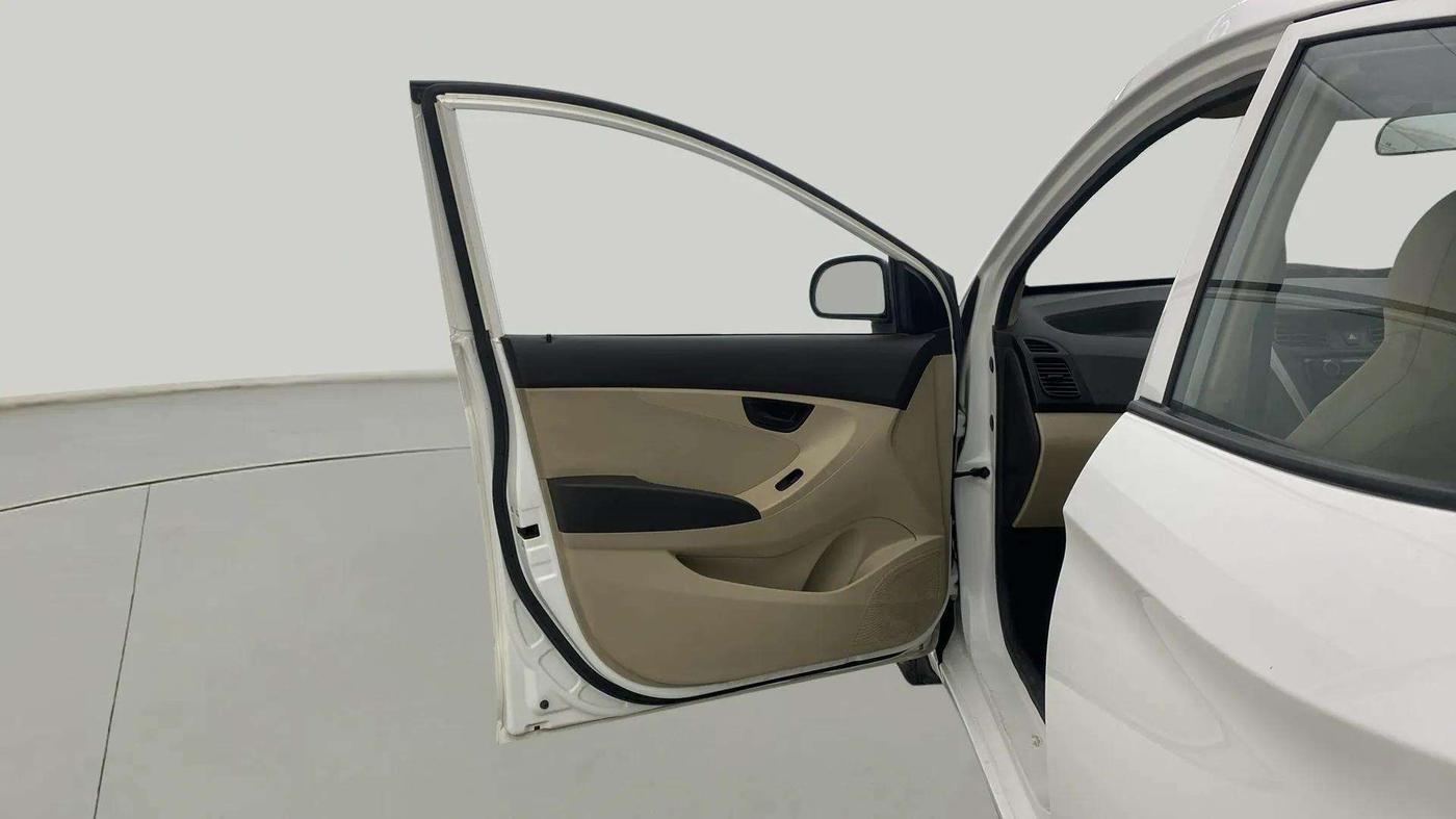 2015 Hyundai Eon ERA +, Petrol, Manual, 70,105 km, LHS Front Door