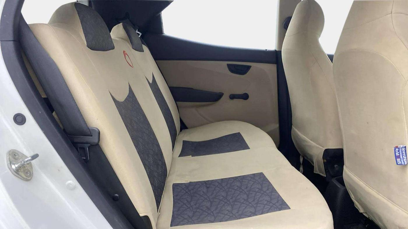 2015 Hyundai Eon ERA +, Petrol, Manual, 70,105 km, Right Side Rear Door Cabin