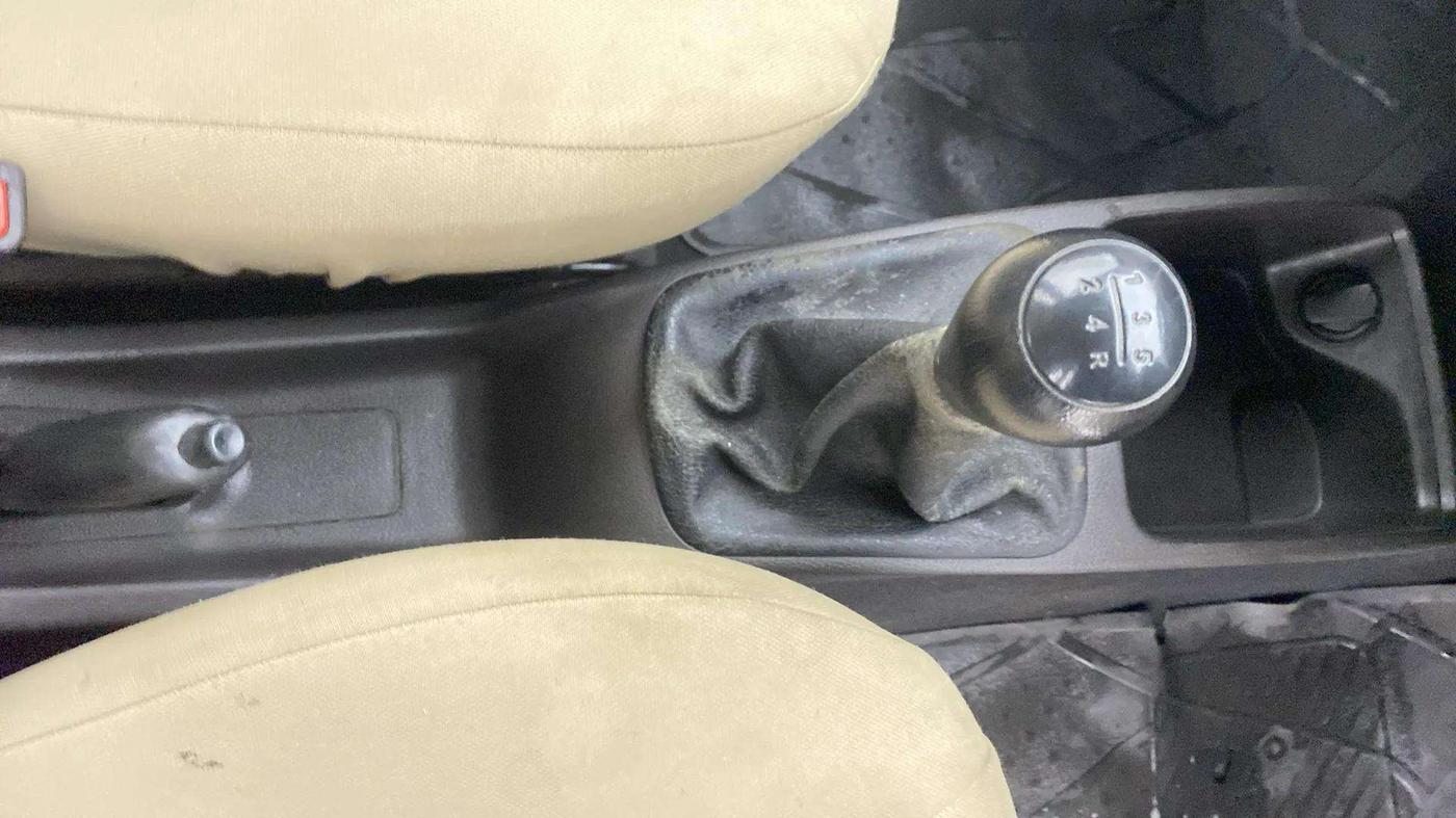 2015 Hyundai Eon ERA +, Petrol, Manual, 70,105 km, Gear Lever