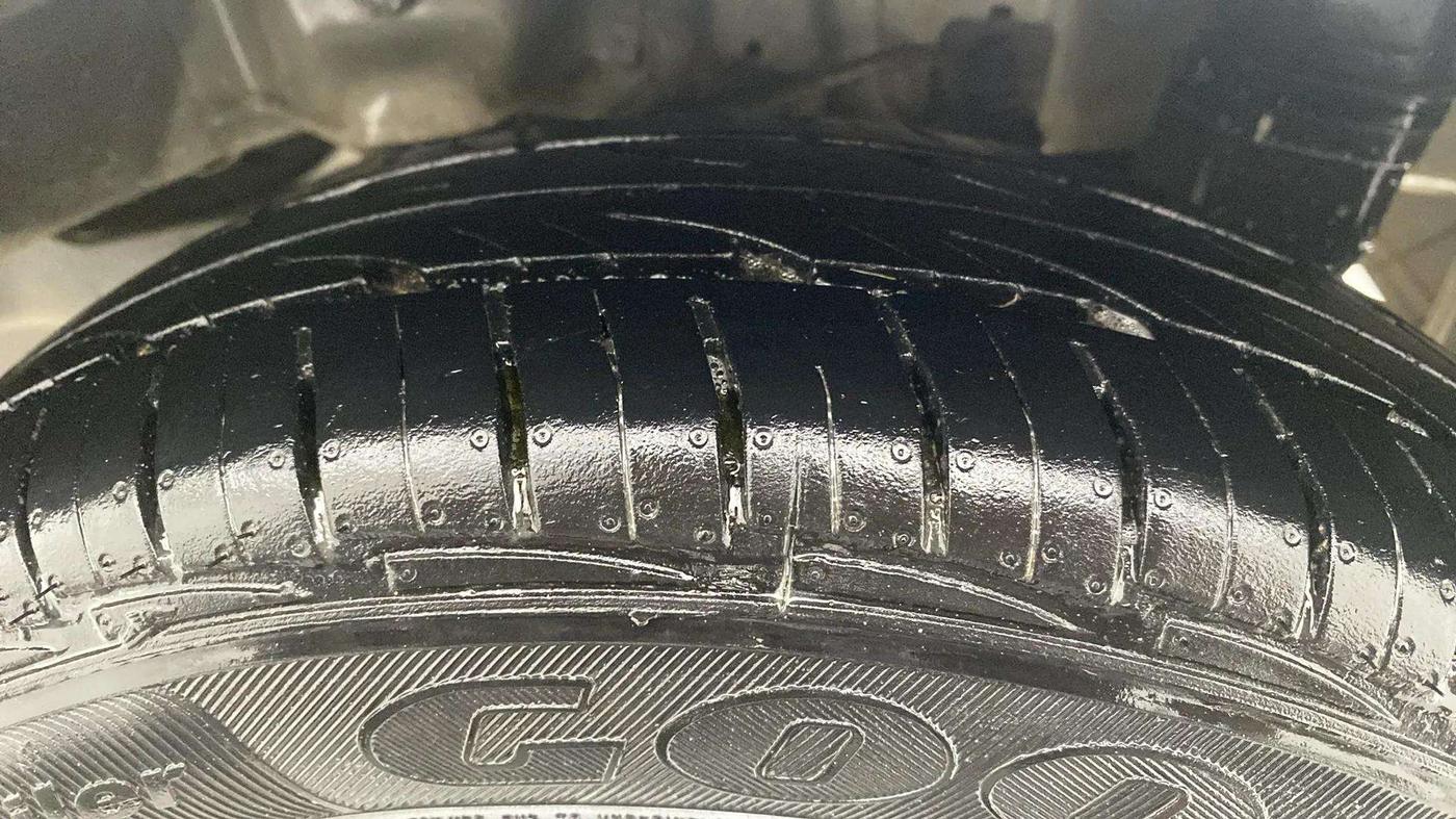 2015 Hyundai Eon ERA +, Petrol, Manual, 70,105 km, Left Rear Tyre Tread
