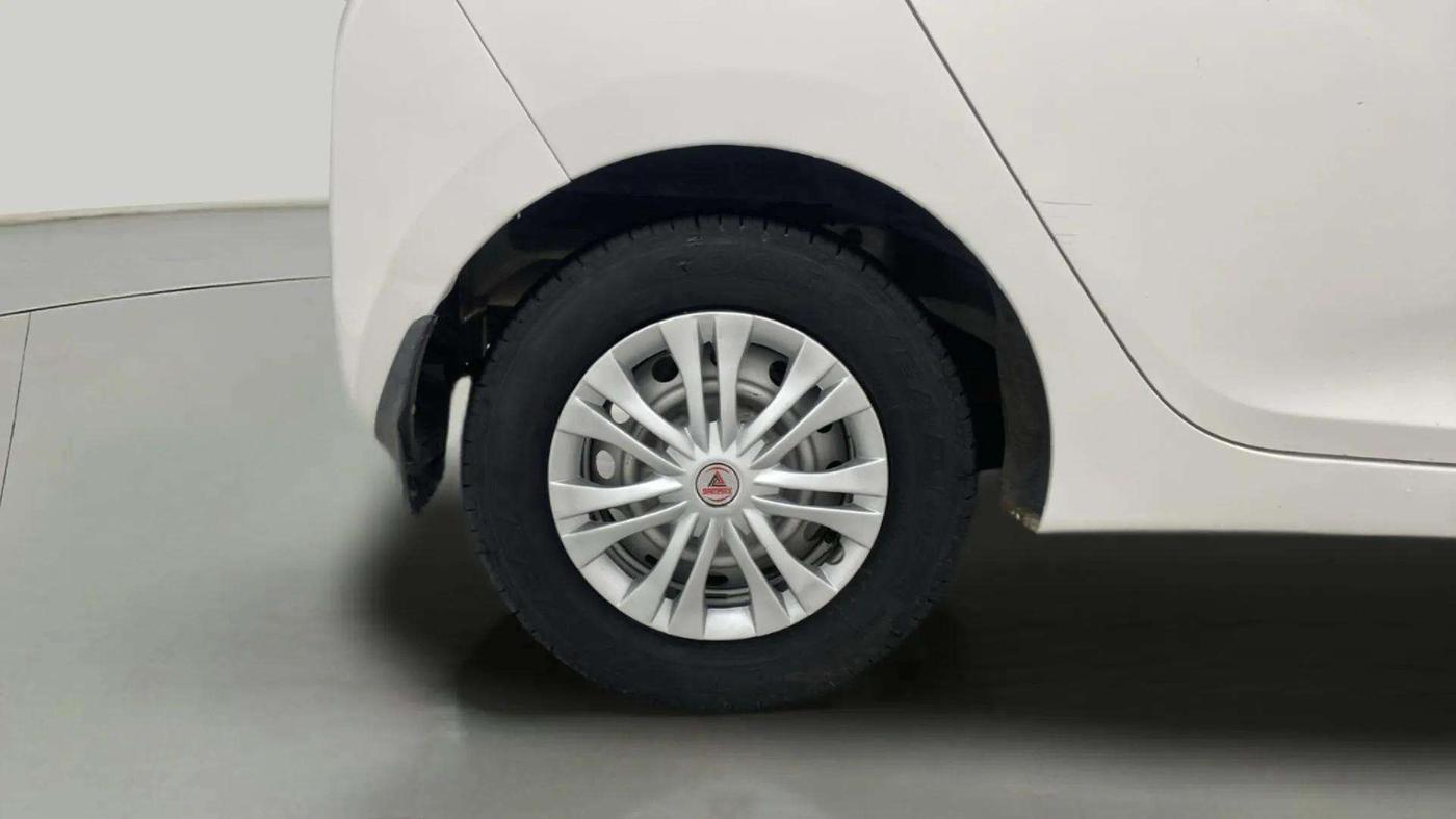 2015 Hyundai Eon ERA +, Petrol, Manual, 70,105 km, Right Rear Wheel