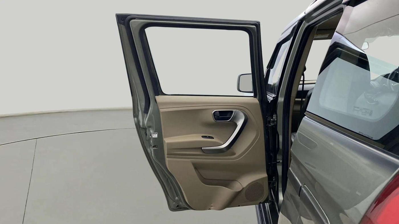 2021 Mahindra BOLERO NEO N 10, Diesel, Manual, 17,571 km, LHS Rear Door