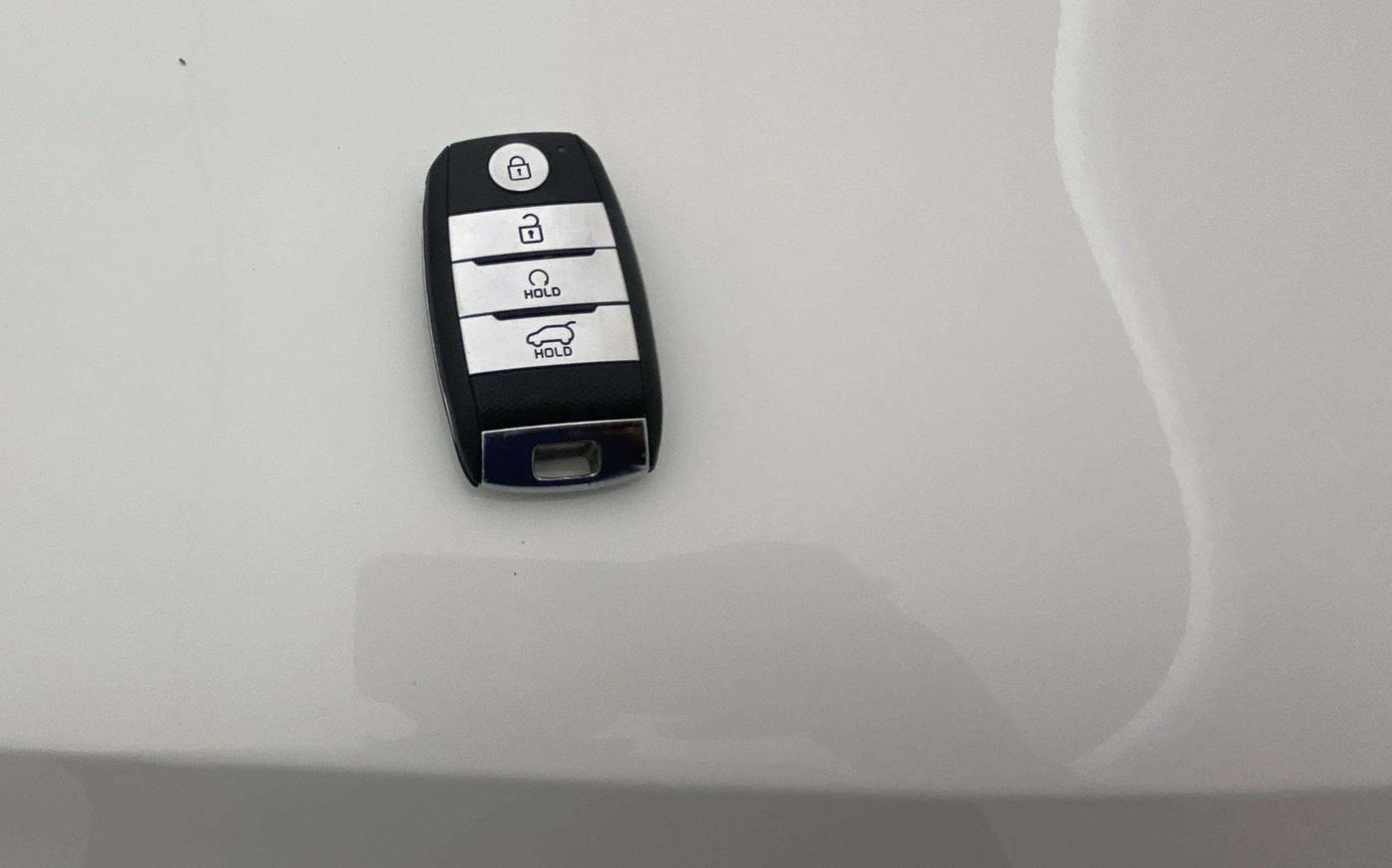 2022 KIA CARENS PRESTIGE PLUS 1.5 DIESEL 7 STR, Diesel, Manual, 37,726 km, Key Close Up