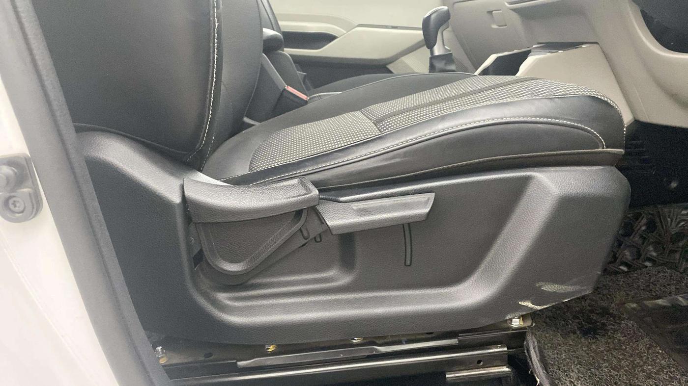 2022 KIA CARENS PRESTIGE PLUS 1.5 DIESEL 7 STR, Diesel, Manual, 37,726 km, Driver Side Adjustment Panel