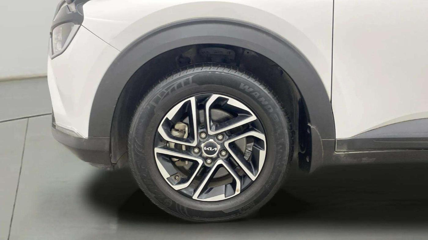 2022 KIA CARENS PRESTIGE PLUS 1.5 DIESEL 7 STR, Diesel, Manual, 37,726 km, Left Front Wheel