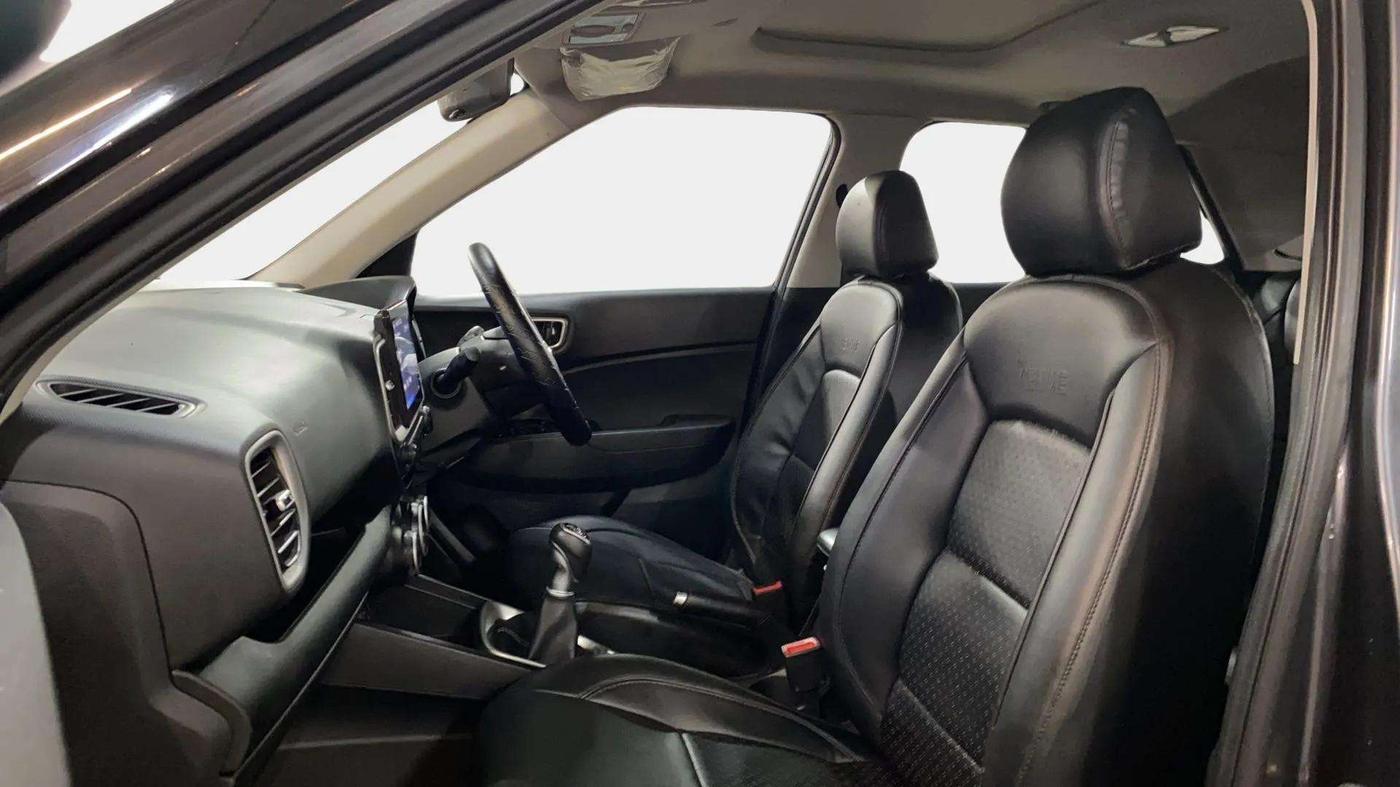 2022 Hyundai VENUE SX 1.5 (O) EXECUTIVE CRDI, Diesel, Manual, 45,564 km, Right Side Front Door Cabin
