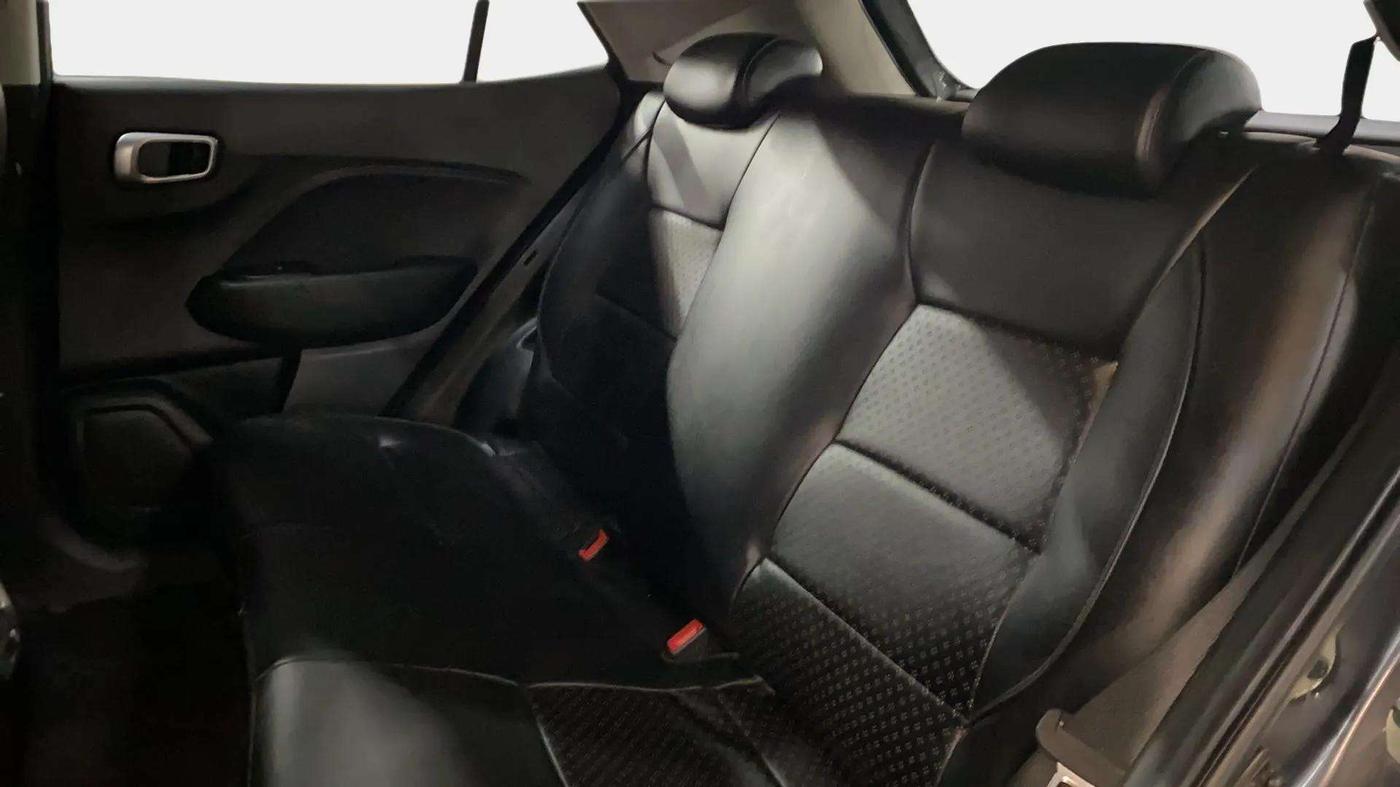 2022 Hyundai VENUE SX 1.5 (O) EXECUTIVE CRDI, Diesel, Manual, 45,564 km, Right Side Rear Door Cabin