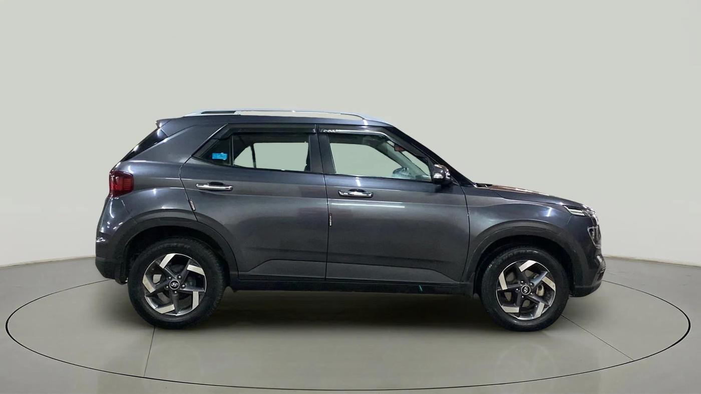 2022 Hyundai VENUE SX 1.5 (O) EXECUTIVE CRDI, Diesel, Manual, 45,564 km, Right Side View