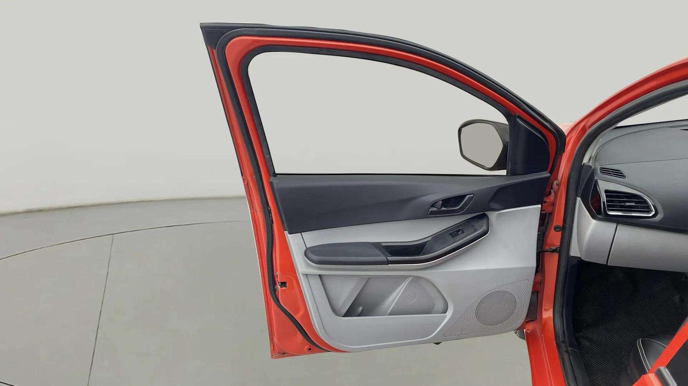 2022 Tata Tiago XT PETROL, Petrol, Manual, 39,318 km, LHS Front Door