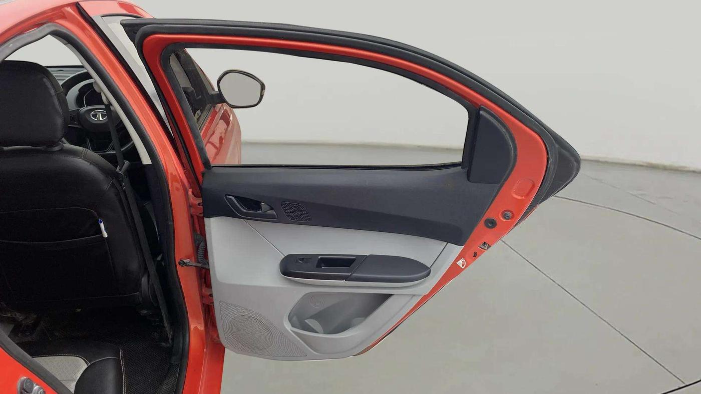 2022 Tata Tiago XT PETROL, Petrol, Manual, 39,318 km, RHS Rear Door