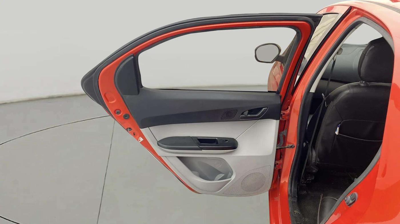 2022 Tata Tiago XT PETROL, Petrol, Manual, 39,318 km, LHS Rear Door