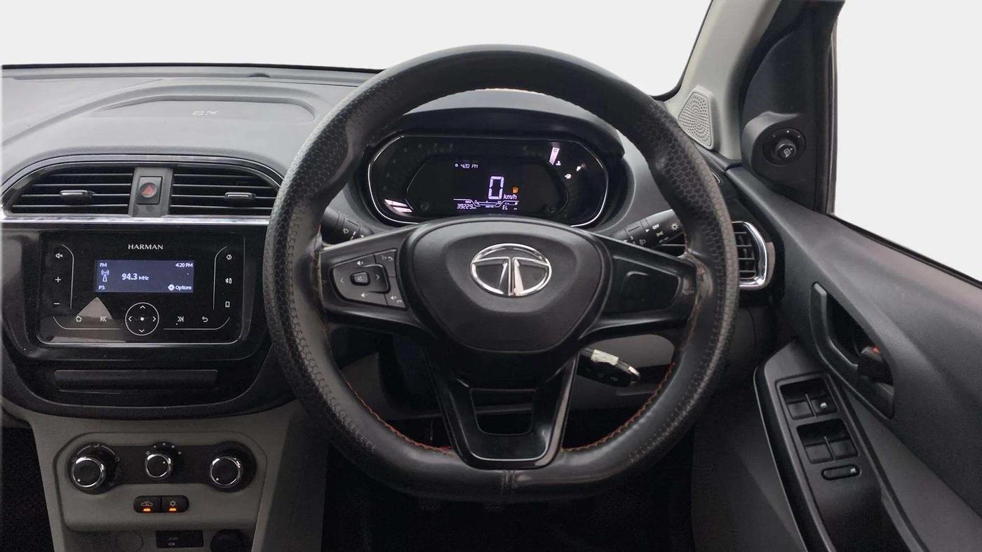2022 Tata Tiago XT PETROL, Petrol, Manual, 39,318 km, Steering Wheel Close Up