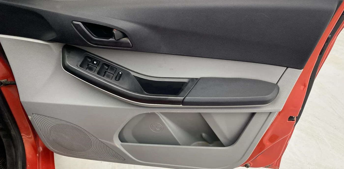 2022 Tata Tiago XT PETROL, Petrol, Manual, 39,318 km, Driver Side Door Panels Control