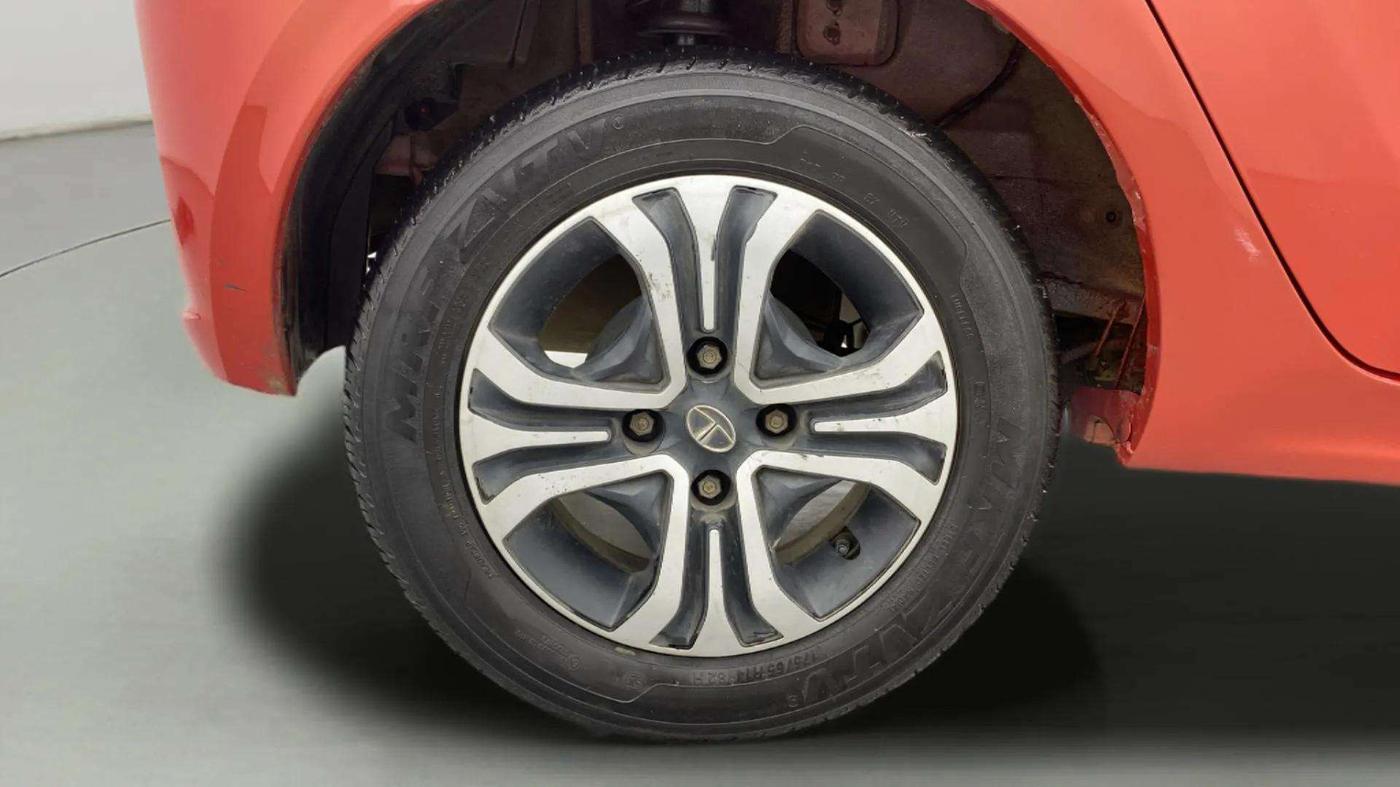2022 Tata Tiago XT PETROL, Petrol, Manual, 39,318 km, Right Rear Wheel
