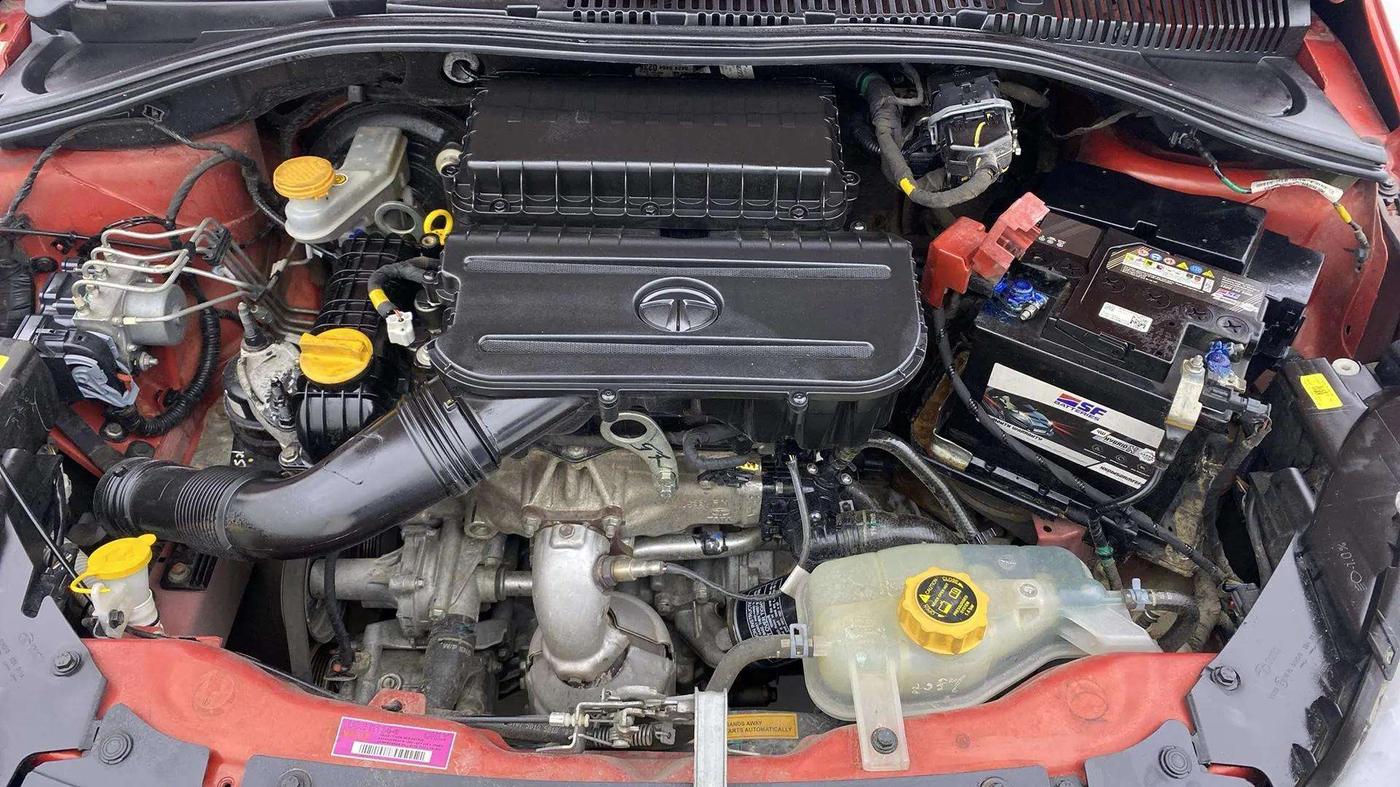 2022 Tata Tiago XT PETROL, Petrol, Manual, 39,318 km, Engine View