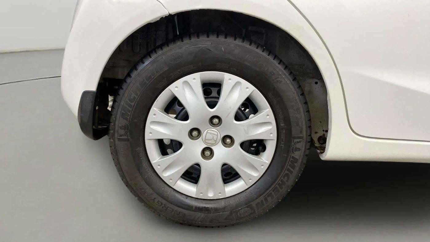 2014 Honda Brio S MT, Petrol, Manual, 72,245 km, Right Rear Wheel