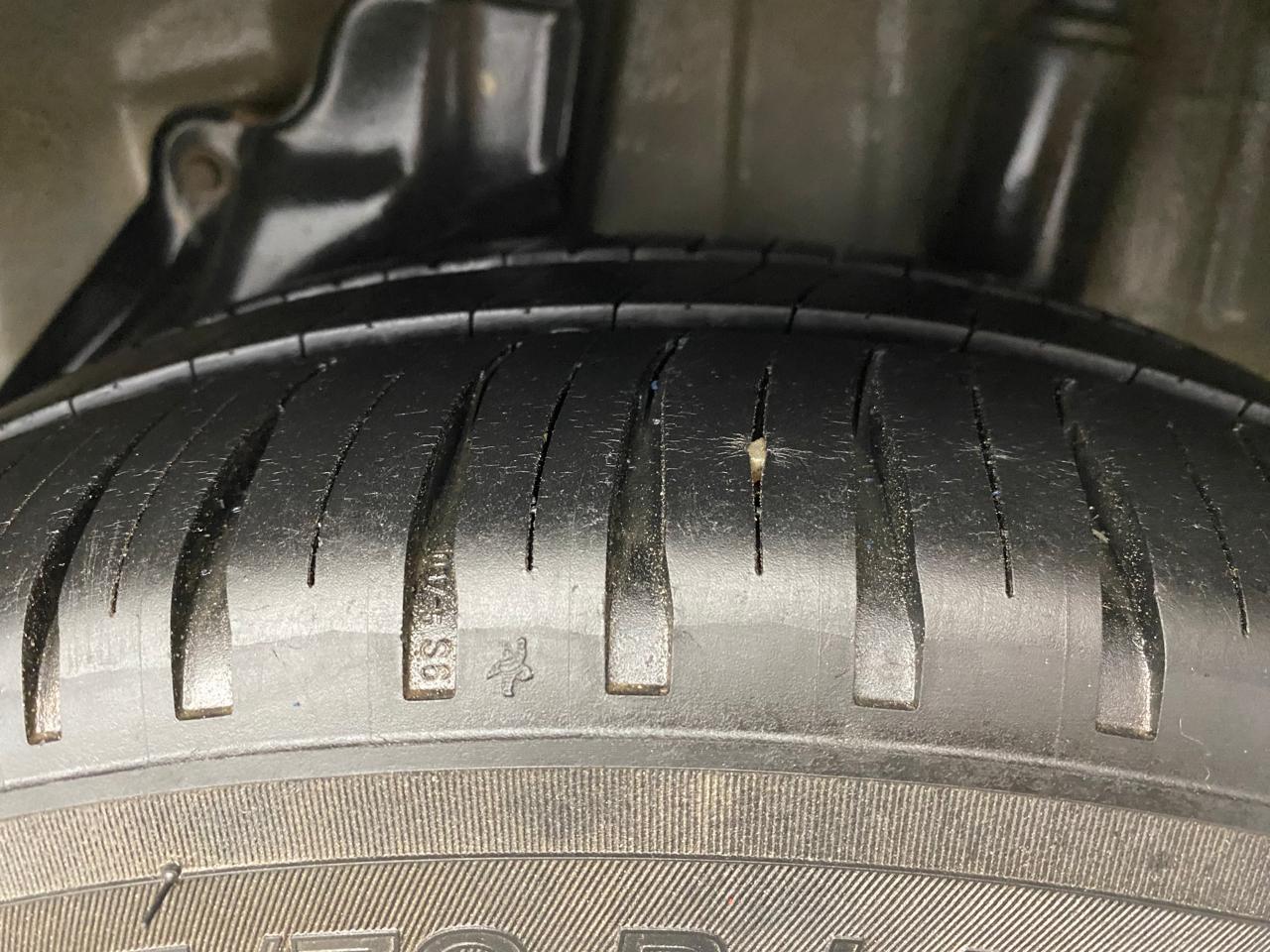 2014 Honda Brio S MT, Petrol, Manual, 72,245 km, Right Rear Tyre Tread