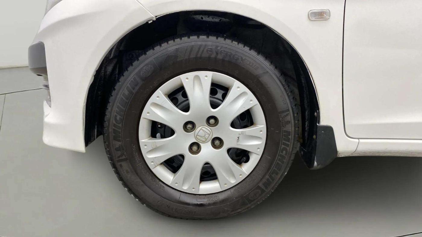2014 Honda Brio S MT, Petrol, Manual, 72,245 km, Left Front Wheel