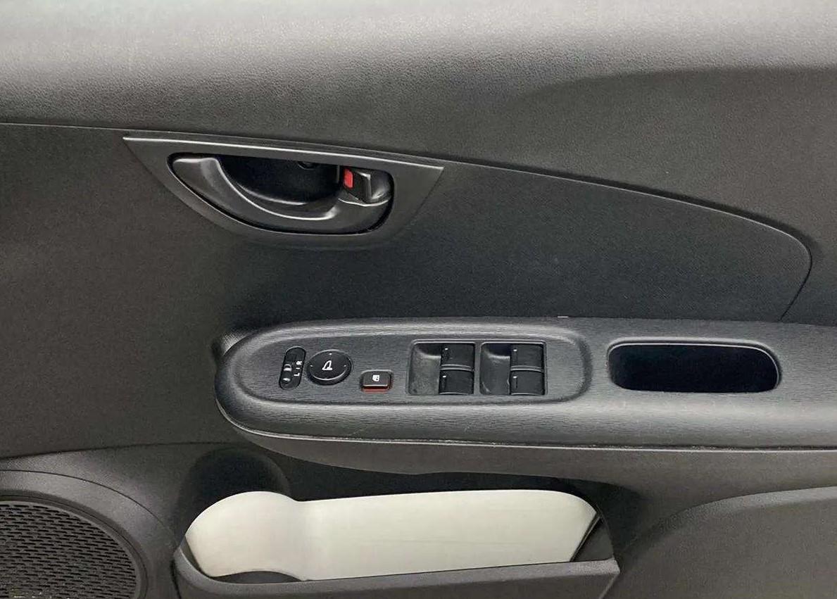 2014 Honda Brio S MT, Petrol, Manual, 72,245 km, Driver Side Door Panels Control