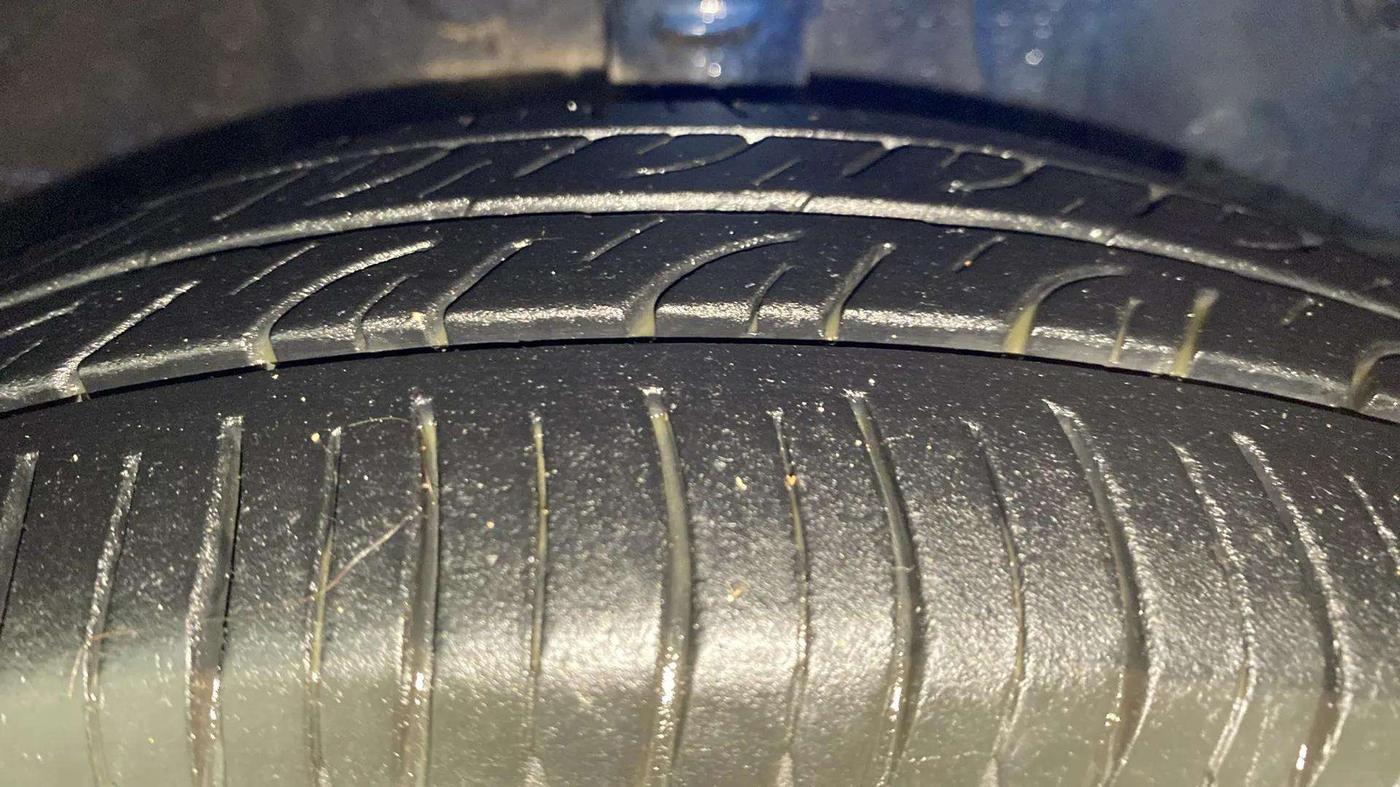 2014 Hyundai Eon ERA +, Petrol, Manual, 38,044 km, Right Front Tyre Tread