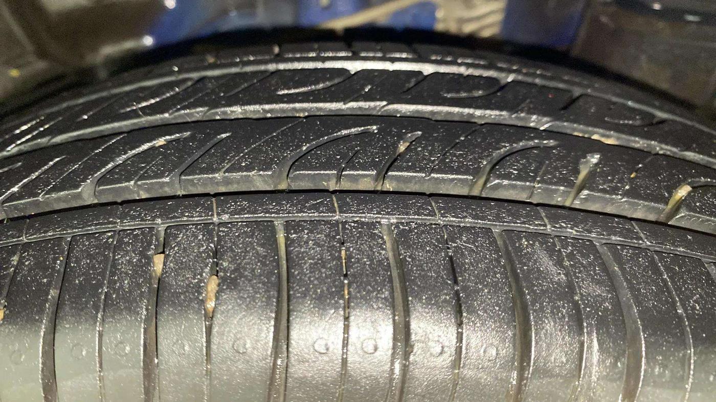 2014 Hyundai Eon ERA +, Petrol, Manual, 38,044 km, Left Rear Tyre Tread