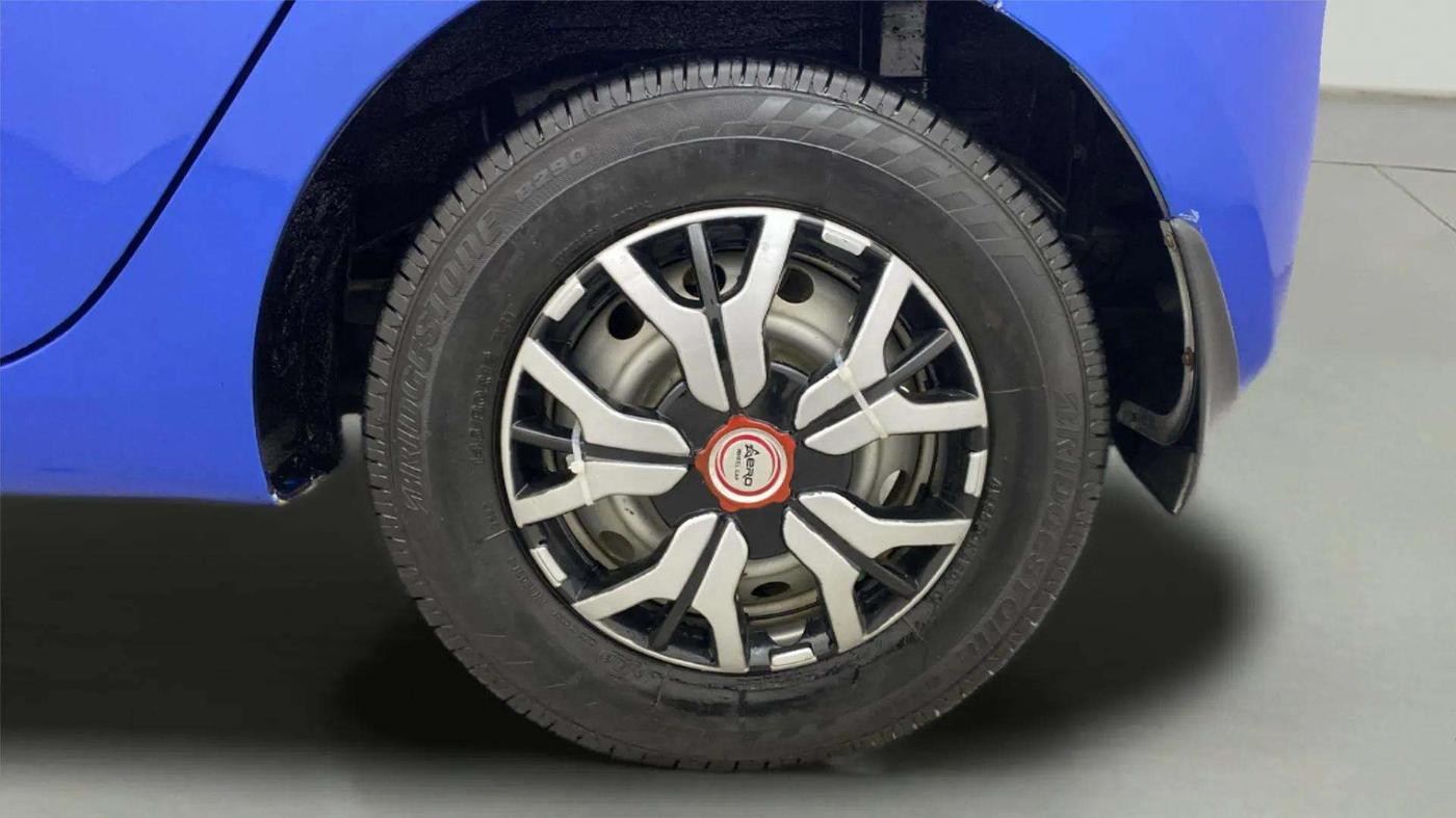 2014 Hyundai Eon ERA +, Petrol, Manual, 38,044 km, Left Rear Wheel