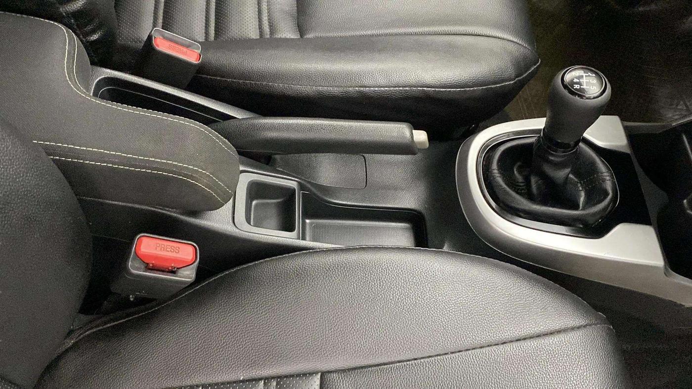 2017 Honda WR-V 1.2L I-VTEC VX MT, Petrol, Manual, 73,211 km, Gear Lever