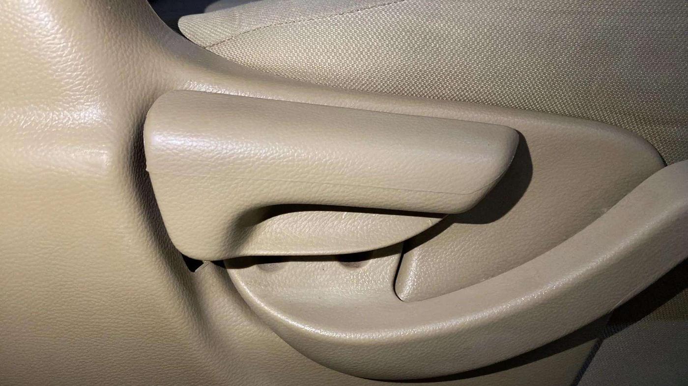 2017 Honda Brio S MT, Petrol, Manual, 88,046 km, Driver Side Adjustment Panel