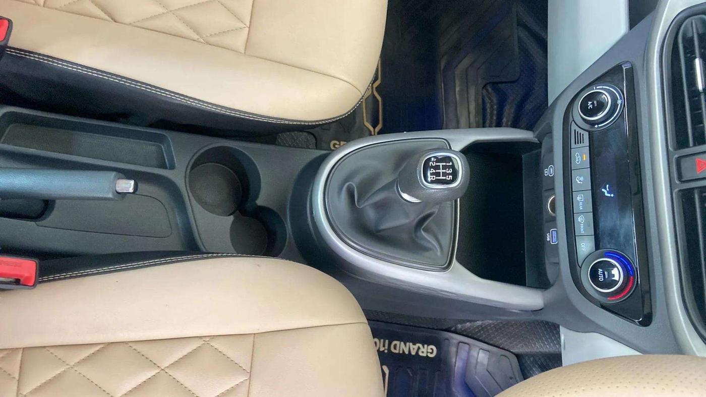 2023 Hyundai GRAND I10 NIOS ASTA 1.2 KAPPA VTVT, Petrol, Manual, 19,104 km, Gear Lever