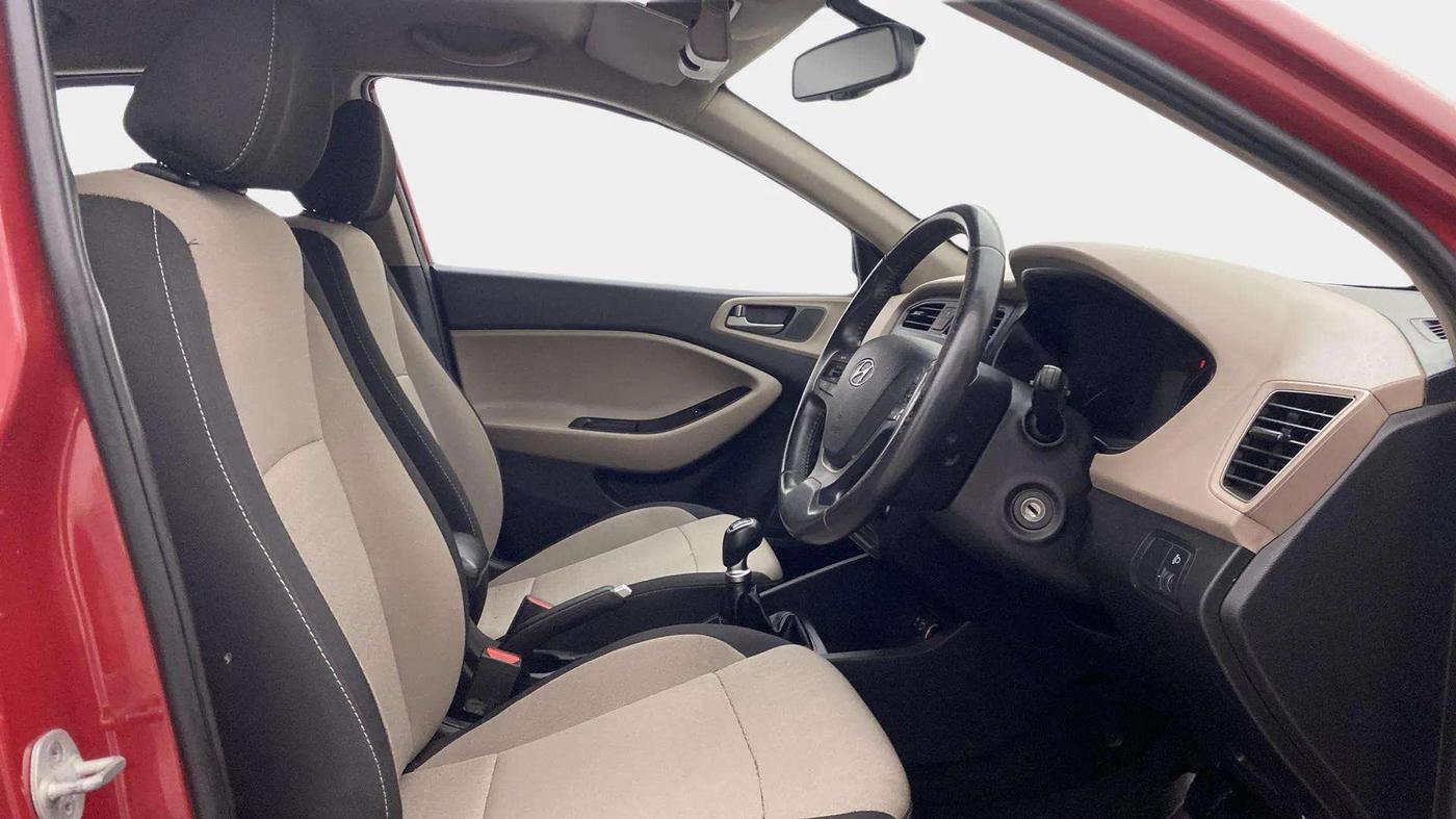 2015 Hyundai Elite i20 SPORTZ 1.2, Petrol, Manual, 80,227 km, Right Side Front Door Cabin