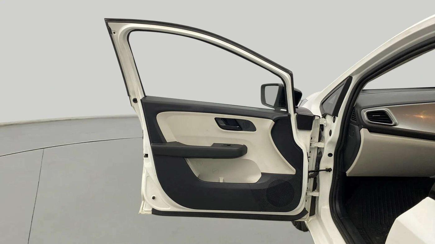 2023 Tata ALTROZ XTA, Petrol, Automatic, 13,461 km, LHS Front Door