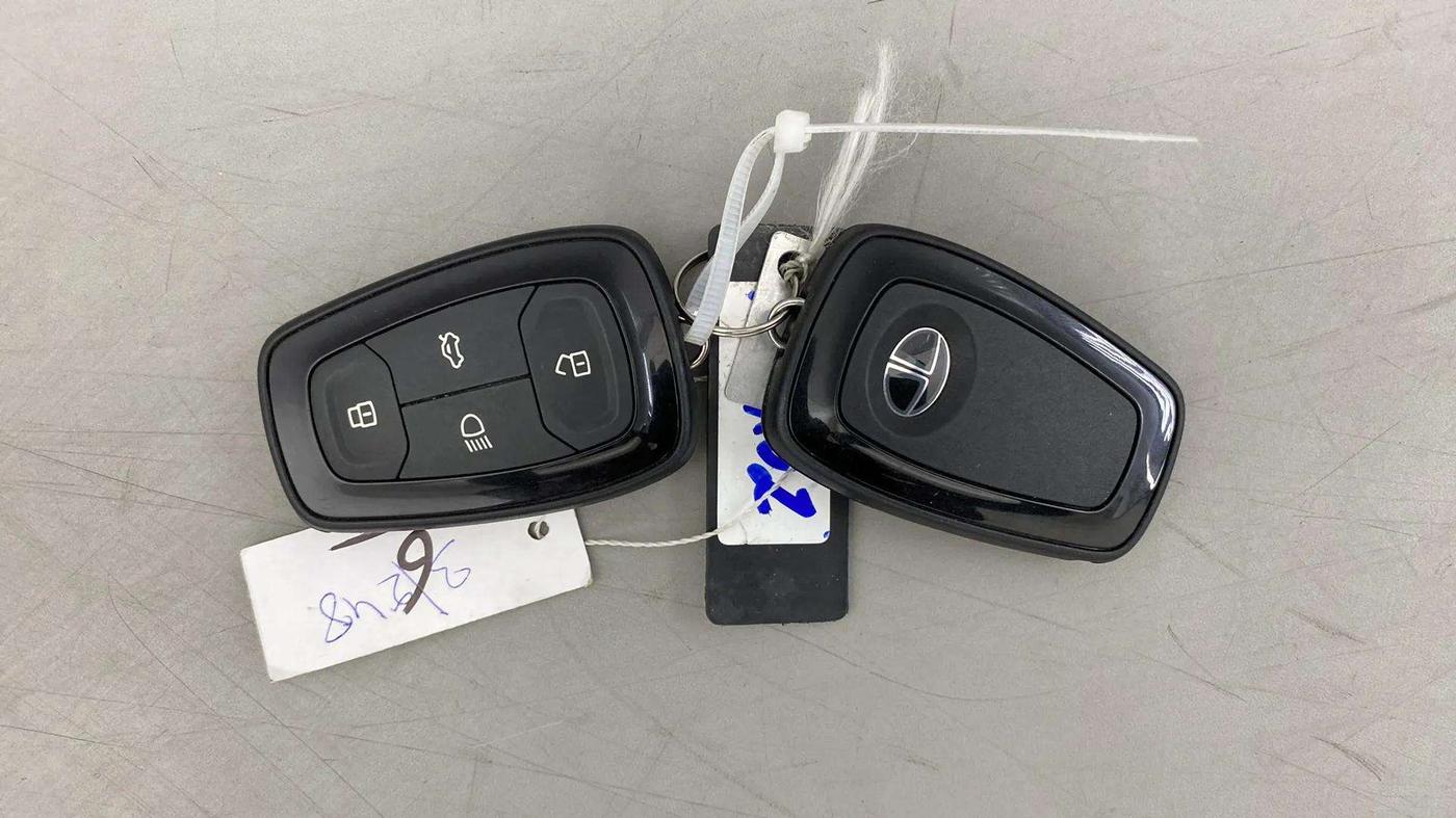 2023 Tata ALTROZ XTA, Petrol, Automatic, 13,461 km, Key Close Up