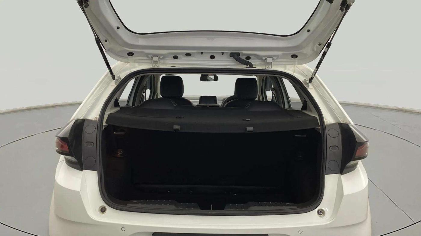 2023 Tata ALTROZ XTA, Petrol, Automatic, 13,461 km, Boot Inside
