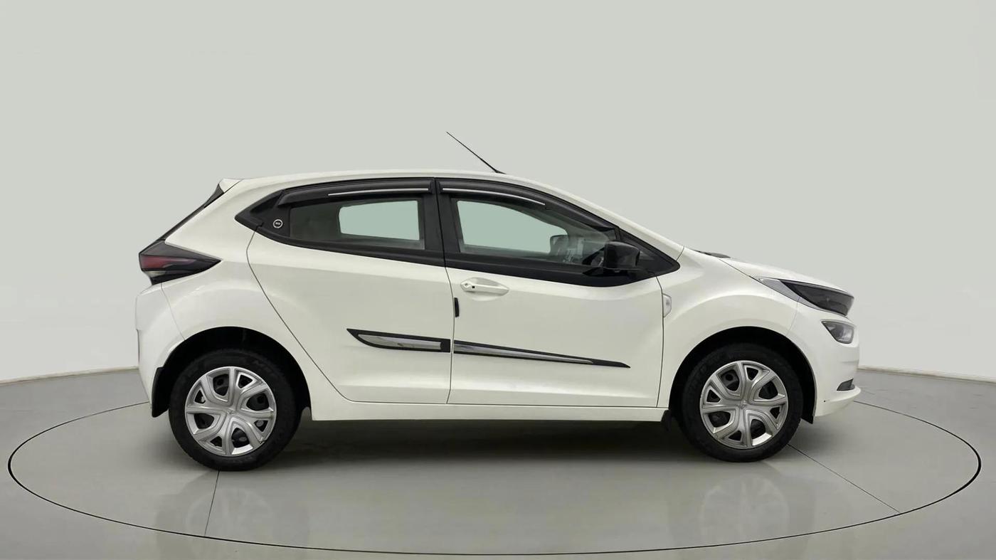 2023 Tata ALTROZ XTA, Petrol, Automatic, 13,461 km, Right Side View
