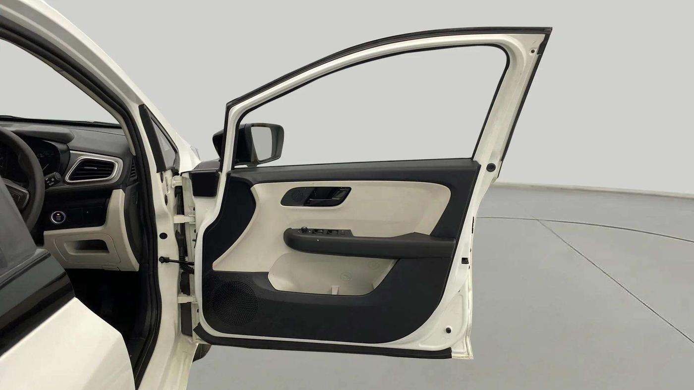 2023 Tata ALTROZ XTA, Petrol, Automatic, 13,461 km, RHS Front Door