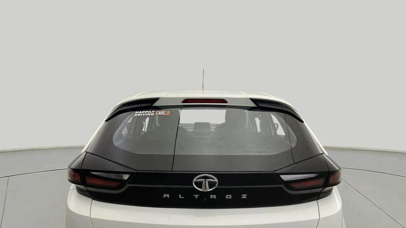 2023 Tata ALTROZ XTA, Petrol, Automatic, 13,461 km, Rear Windshield