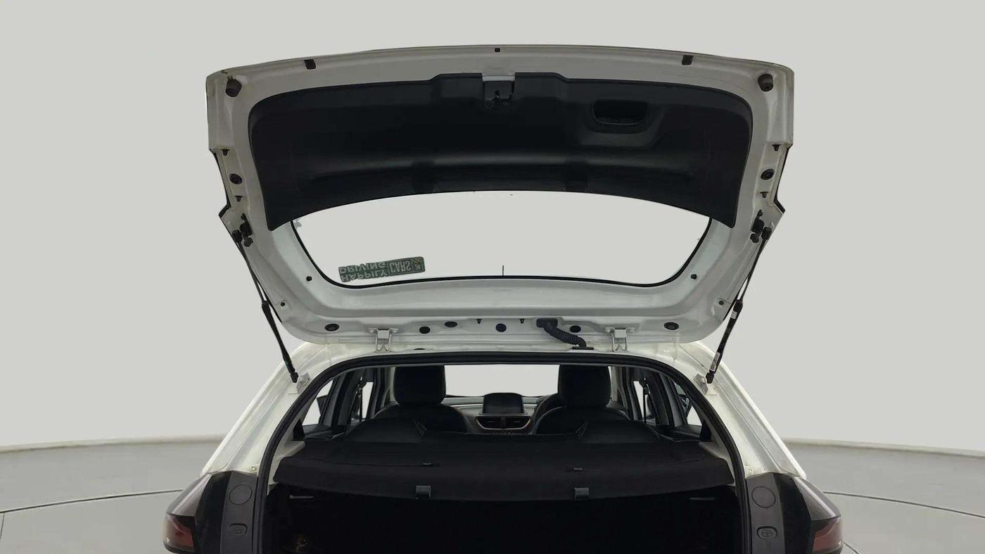 2023 Tata ALTROZ XTA, Petrol, Automatic, 13,461 km, Boot Door Open
