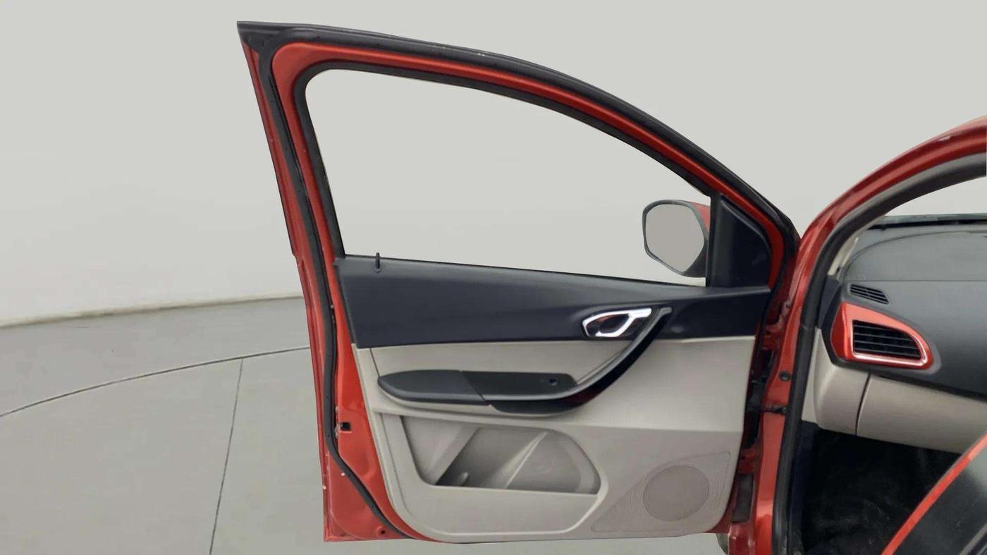 2018 Tata Tiago XZA PETROL, Petrol, Automatic, 73,569 km, LHS Front Door