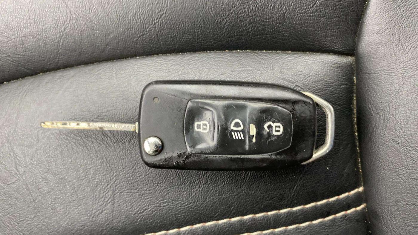 2018 Tata Tiago XZA PETROL, Petrol, Automatic, 73,569 km, Key Close Up